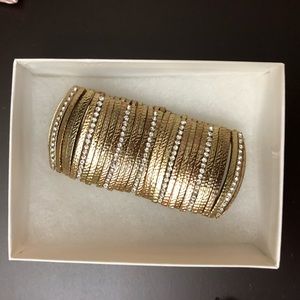 ✨GIFTED✨ Gold Stretch Fashion Bracelet